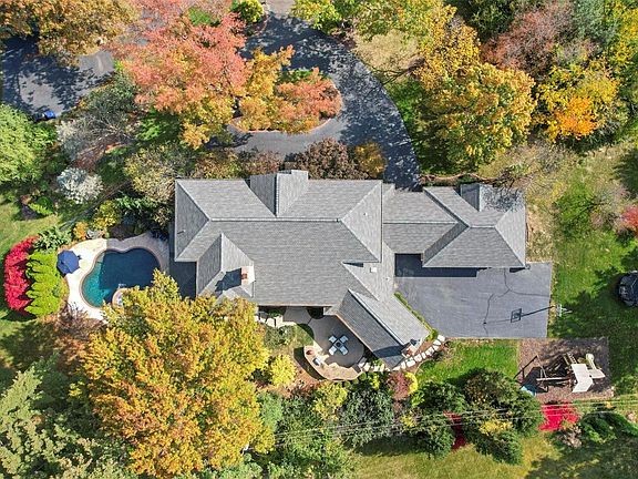 2nd image of 12 Fordyce Manor Dr