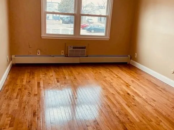 50 Carnation St APT 7, Pawtucket, RI 02860