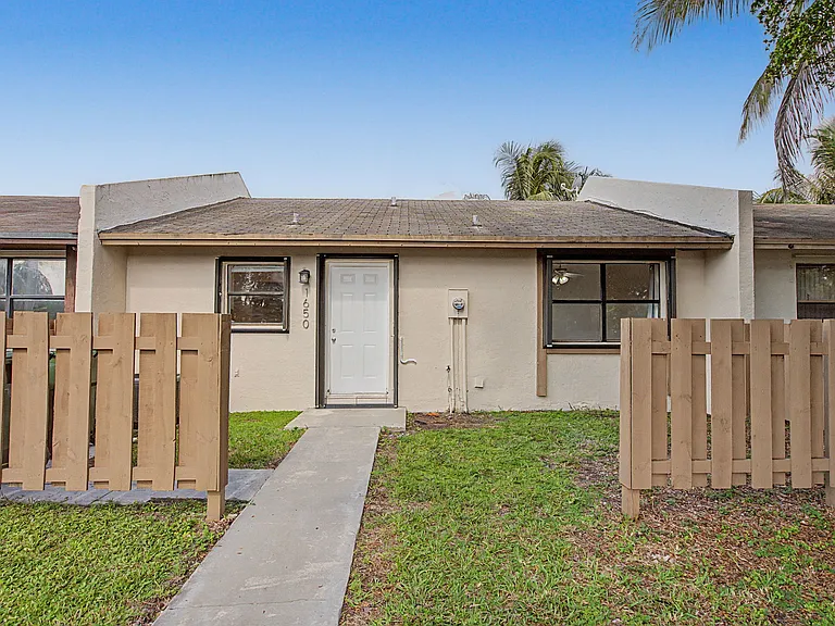 1650 Sandpiper Blvd — Photo 1