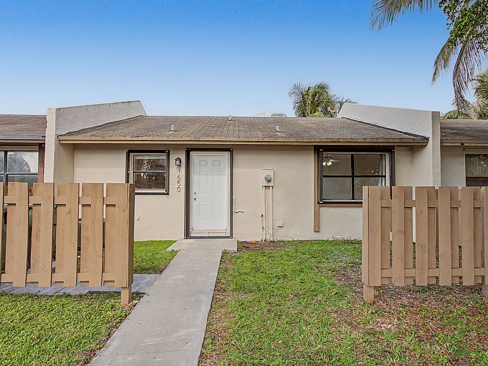 1650 Sandpiper Blvd