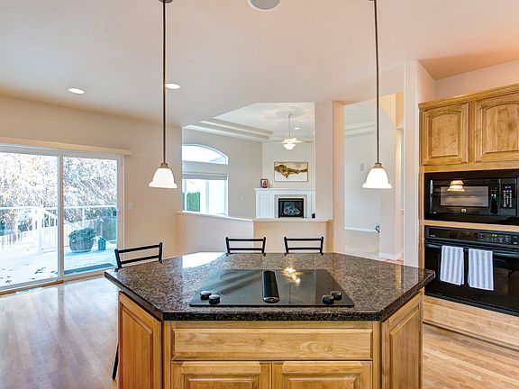 3rd image of 1308 Chardonnay Dr