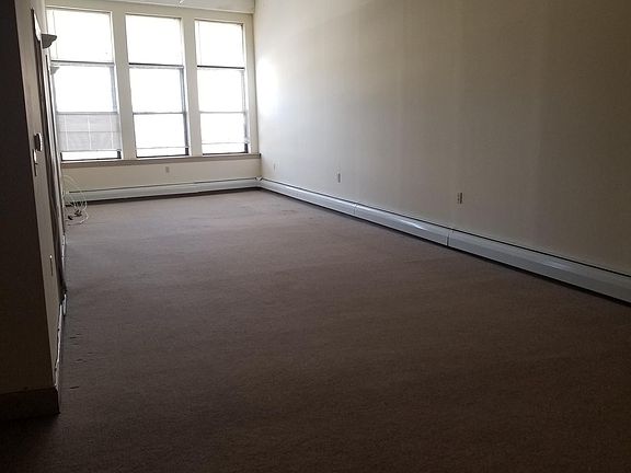 4th image of 937 Broadway St #208