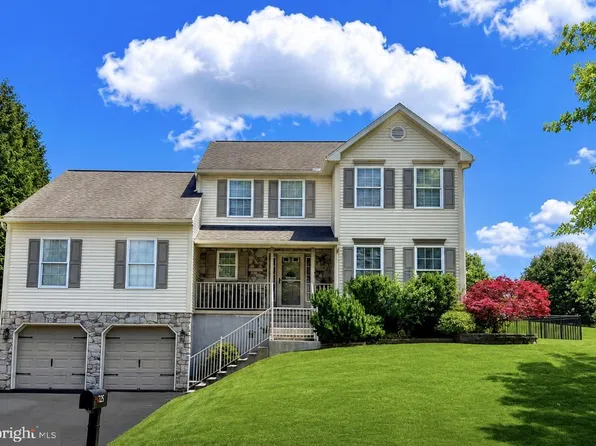 425 Sensen Rd, Wernersville, PA 19565