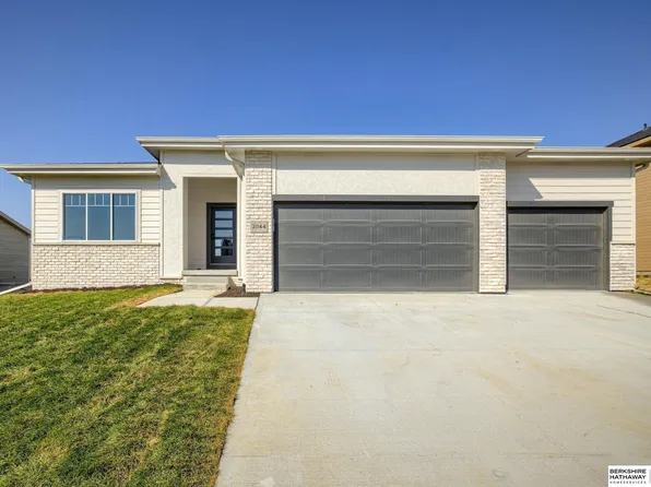 21144 Jessie Ave, Elkhorn, NE 68022