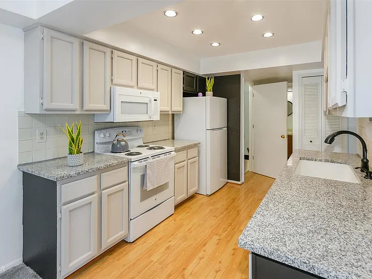 32 Meadow Wood Dr — Photo 4