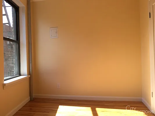 Rented by City Connections Realty | media 8