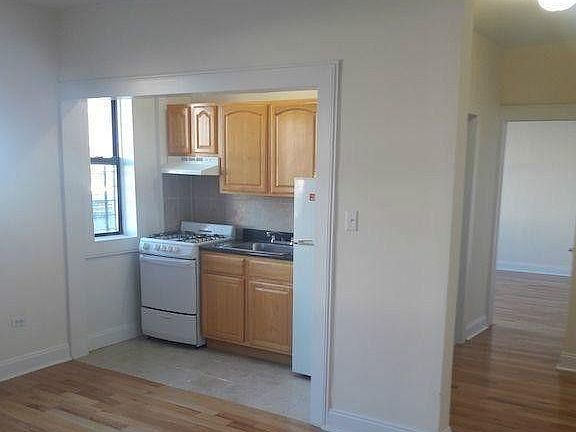 2nd image of 679 Waring Ave