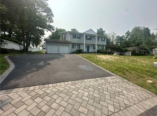 38 Dorothy St, Port Jefferson Station, NY 11776