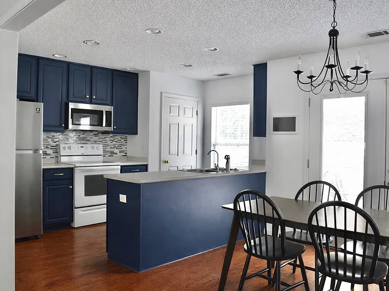 413 Gravel Way — Photo 5
