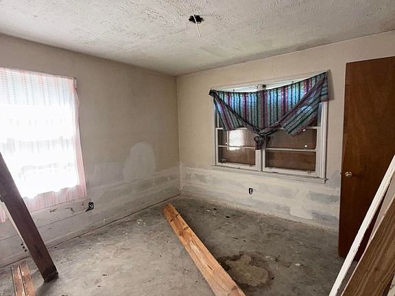 5th image of 5760 Frederica Pl