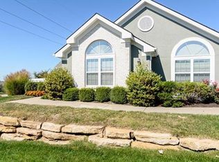 7112 Meadow View St, Shawnee, KS 66227