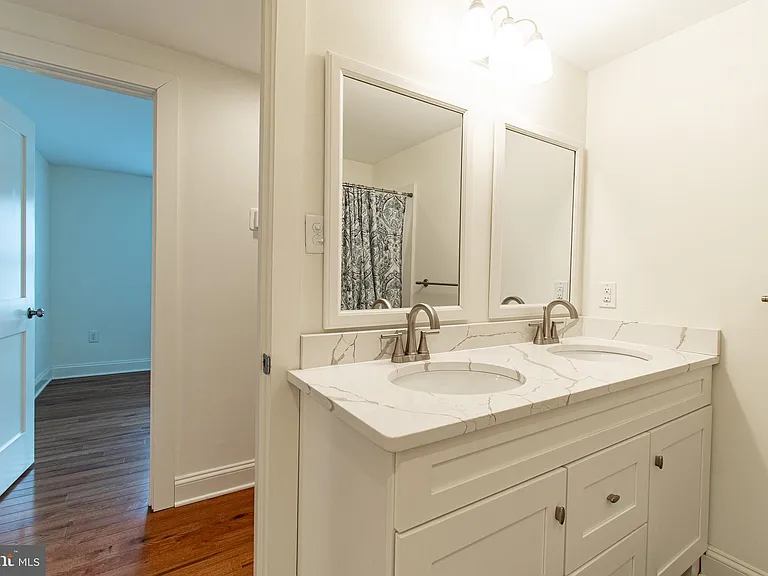 101 Brooks Ln — Photo 14