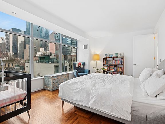 4th image of 250 E 54th St APT 6A