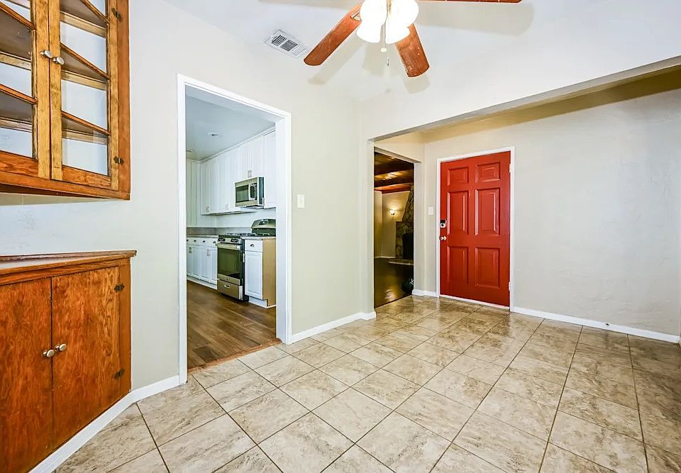 1st image of 3505 Division St #1