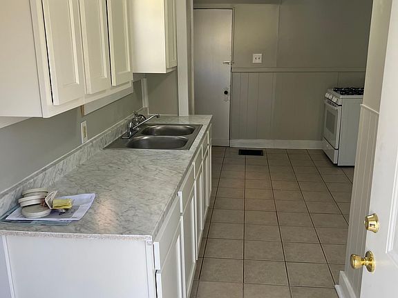 2nd image of 1852 Ringwalt St #1