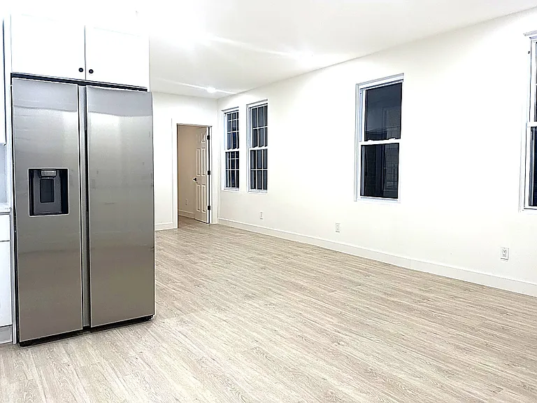 336A Danforth Ave #3 — Photo 3