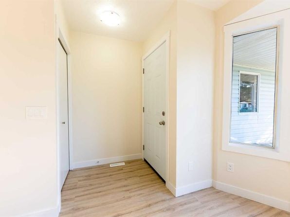 5608 E 52nd St, Eckville, AB T0M 0X0