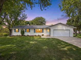 8887 Reitz Lake Rd, Waconia, MN 55387