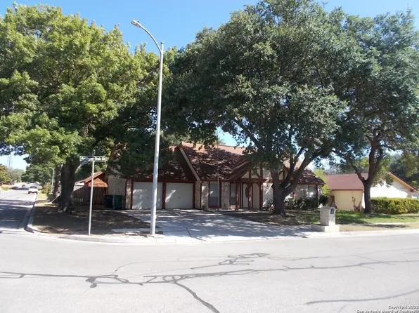 7601 ANTIQUE OAK ST, Live Oak, TX 78233