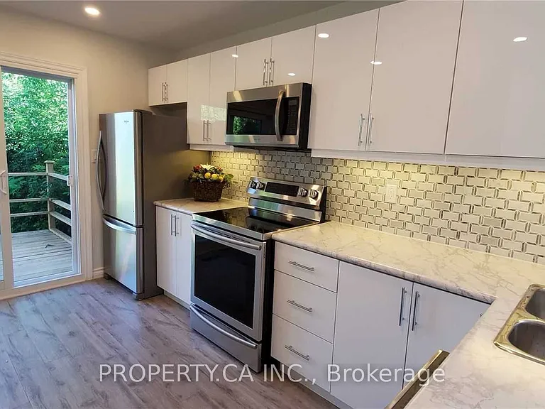 39 Farrell Ave — Photo 8