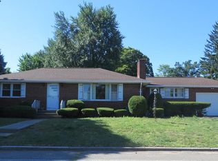 9 Bennett St, Chicopee, MA 01013