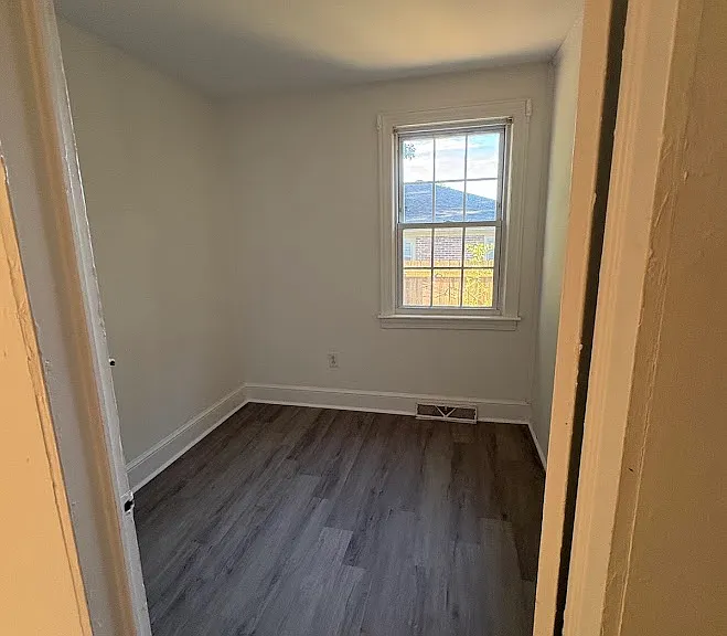 37 Holmes Dr — Photo 11