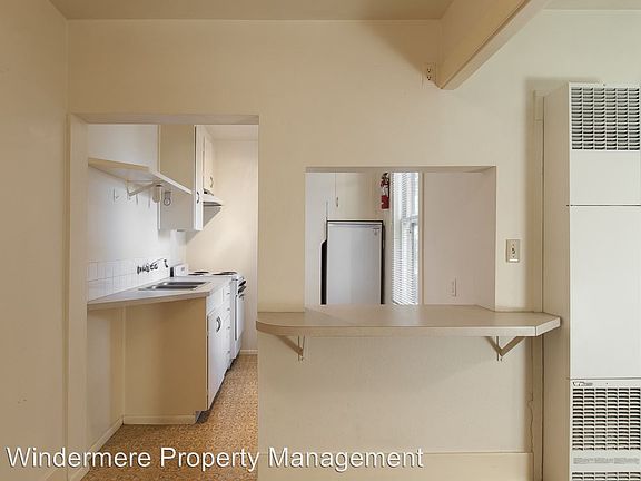 5th image of 104 S Palouse St APT 3