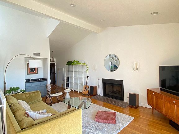 3rd image of 754 Fremont Villas