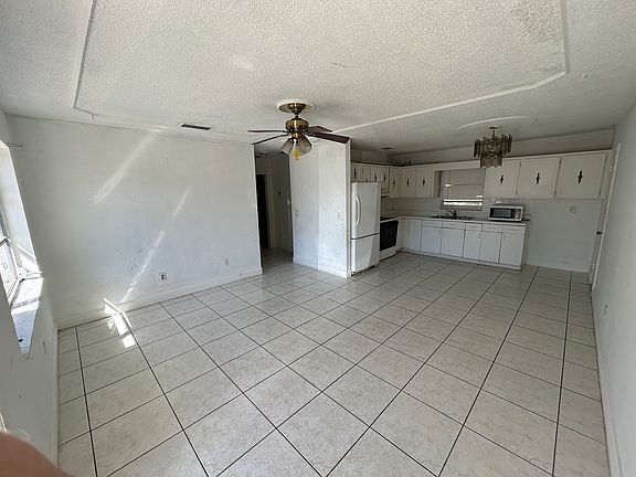 3rd image of 3895 Allison Ct #1