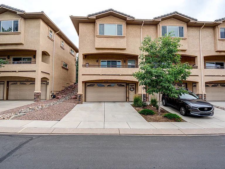 4759 Iron Horse Villas Point — Photo 2
