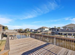 41 Dolphin St, Bayou Vista, TX 77563