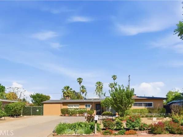 8546 Comanche Ave, Winnetka, CA 91306