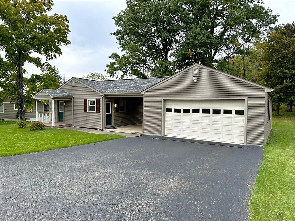 2 bed, 1.5 bath, 792 sqft, $1,350 — Photo 2