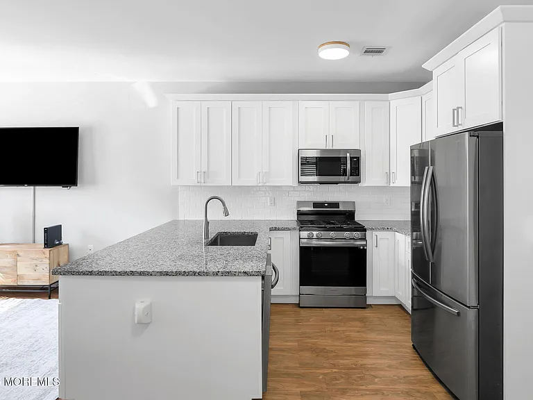 88 Seadrift Ave — Photo 12