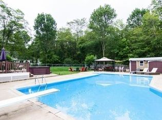 652 Old Post Rd, North Attleboro, MA 02760