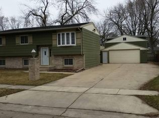 1304 10th Ave, Belvidere, IL 61008