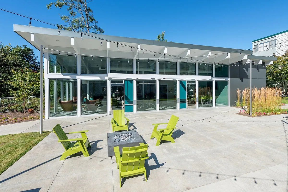 Courtyard Lounge + Fireplace - Olympic Park