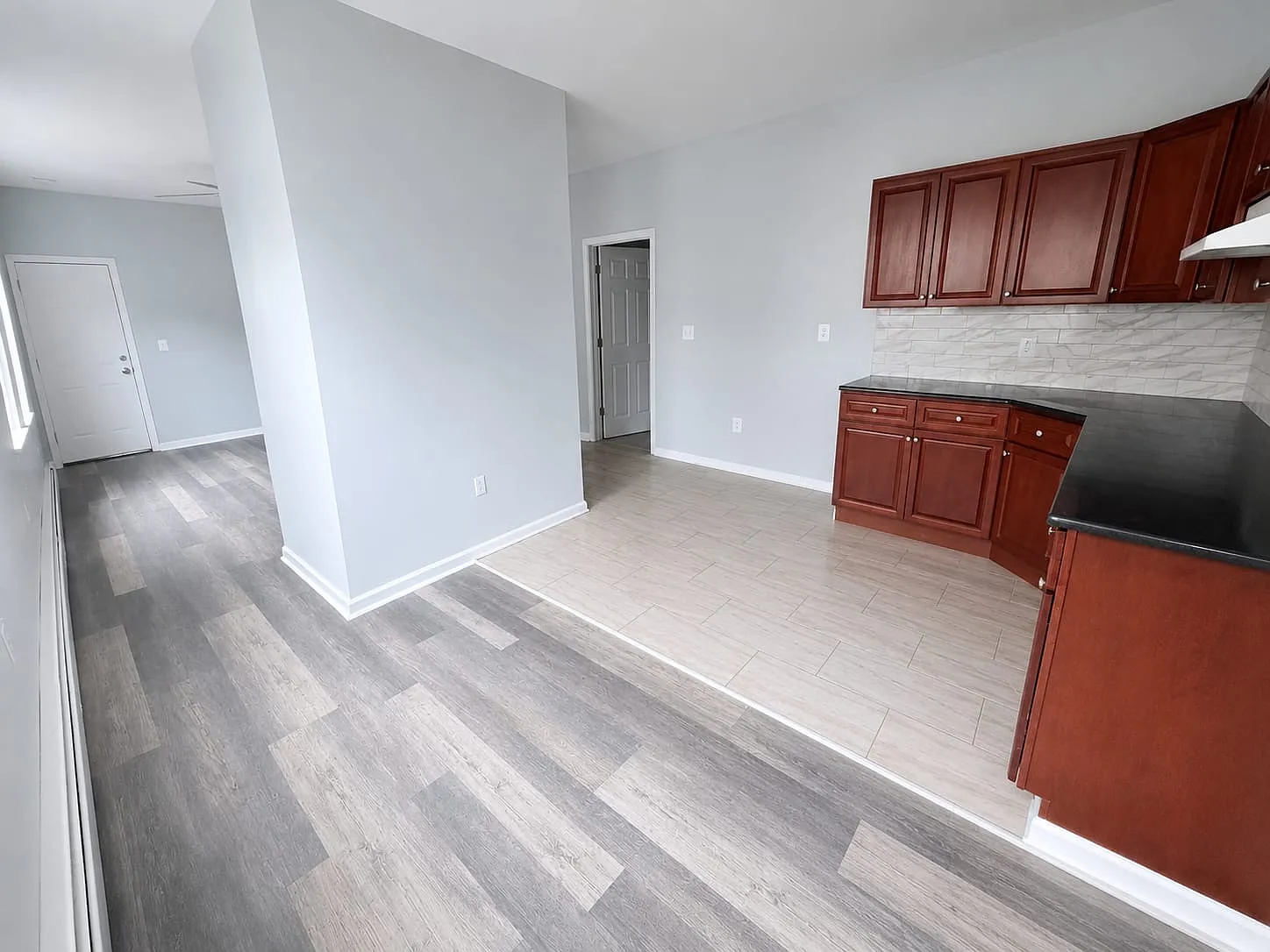 2 bed, 800 sqft, $1,700 — Photo 3