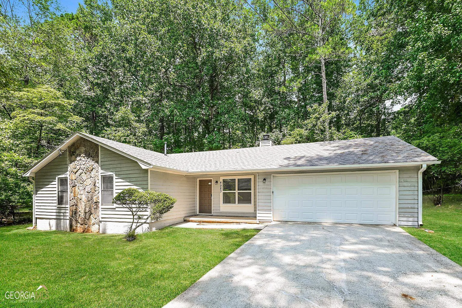 4983 Rosalyn Ct photo 1