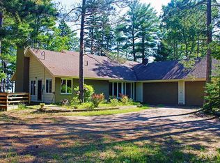 6 Middle Island Point Rd, Marquette, MI 49855