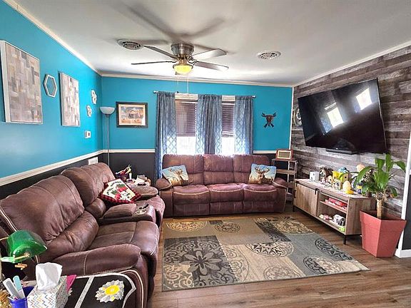 4th image of 161 Old River Rd