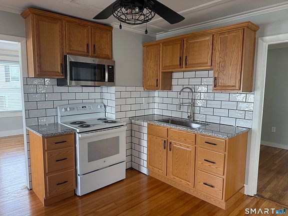 2nd image of 159 Hickory St