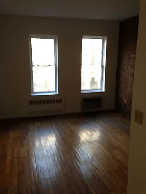 Rented by Eric Goodman Realty Corp | media 23