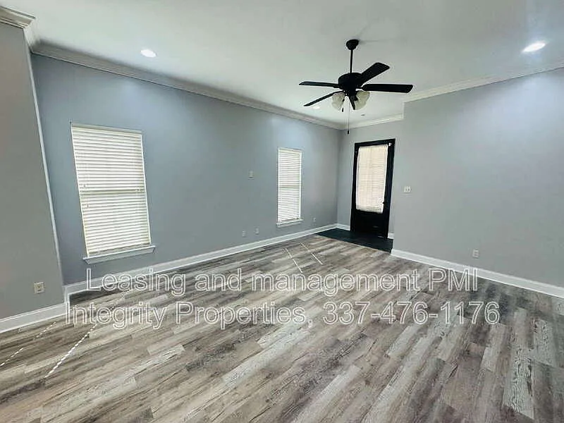 3 bed, 2.0 bath, 1374 sqft, $1,795 — Photo 4