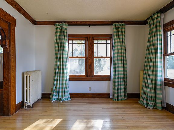 4th image of 3857 28th Ave S #1