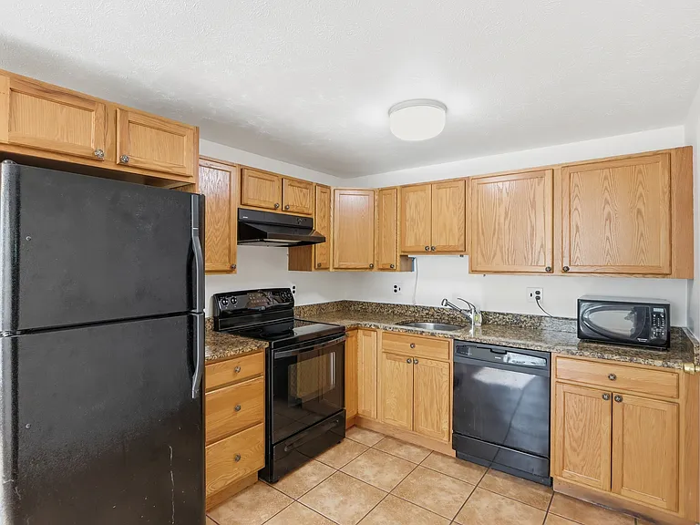 40 Whitechurch Ct — Photo 3