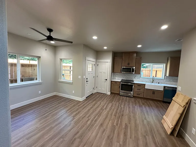 472 E Eaton Rd — Photo 5
