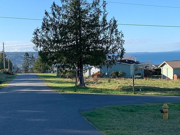 2nd image of 190 Hemlock Dr