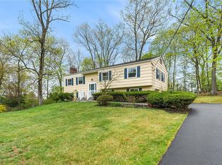 32 Burns Pl, Briarcliff Manor, NY 10510