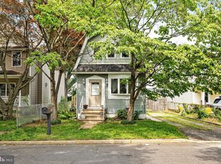 32 Victoria Ave, Hamilton, NJ 08610
